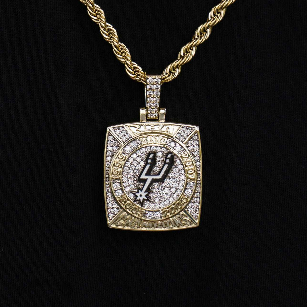 San Antonio Spurs Championship Pendant - Yellow Gold