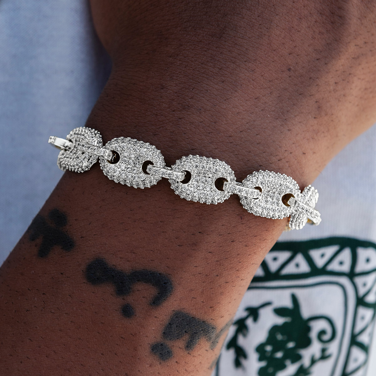Diamond Puffed Mariner Bracelet in White Gold- 12mm