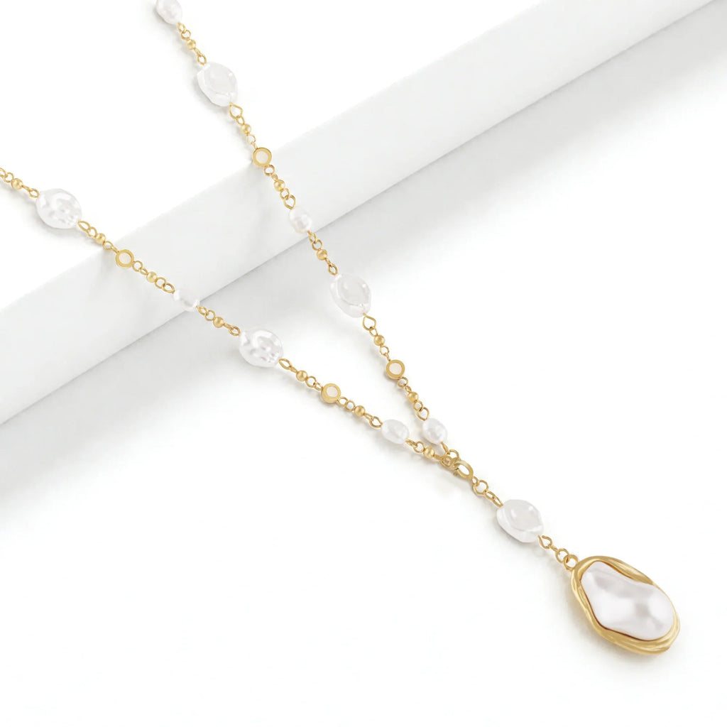 Perlita Pendant Necklace