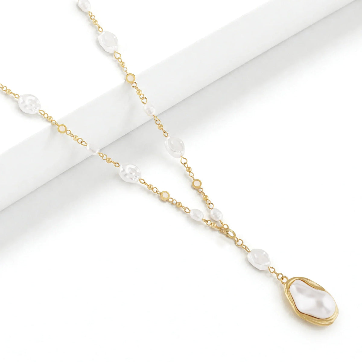 Perlita Pendant Necklace