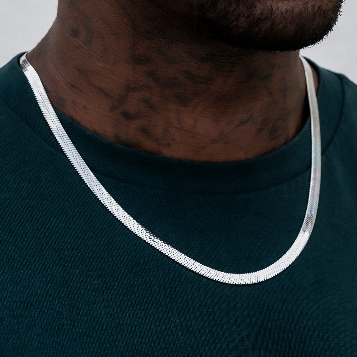 Herringbone Chain in White Gold- 6mm