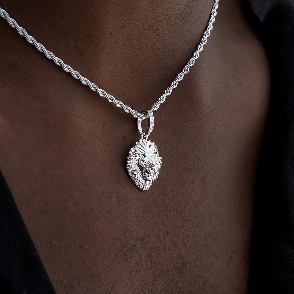 Mini Lion Pendant in White Gold