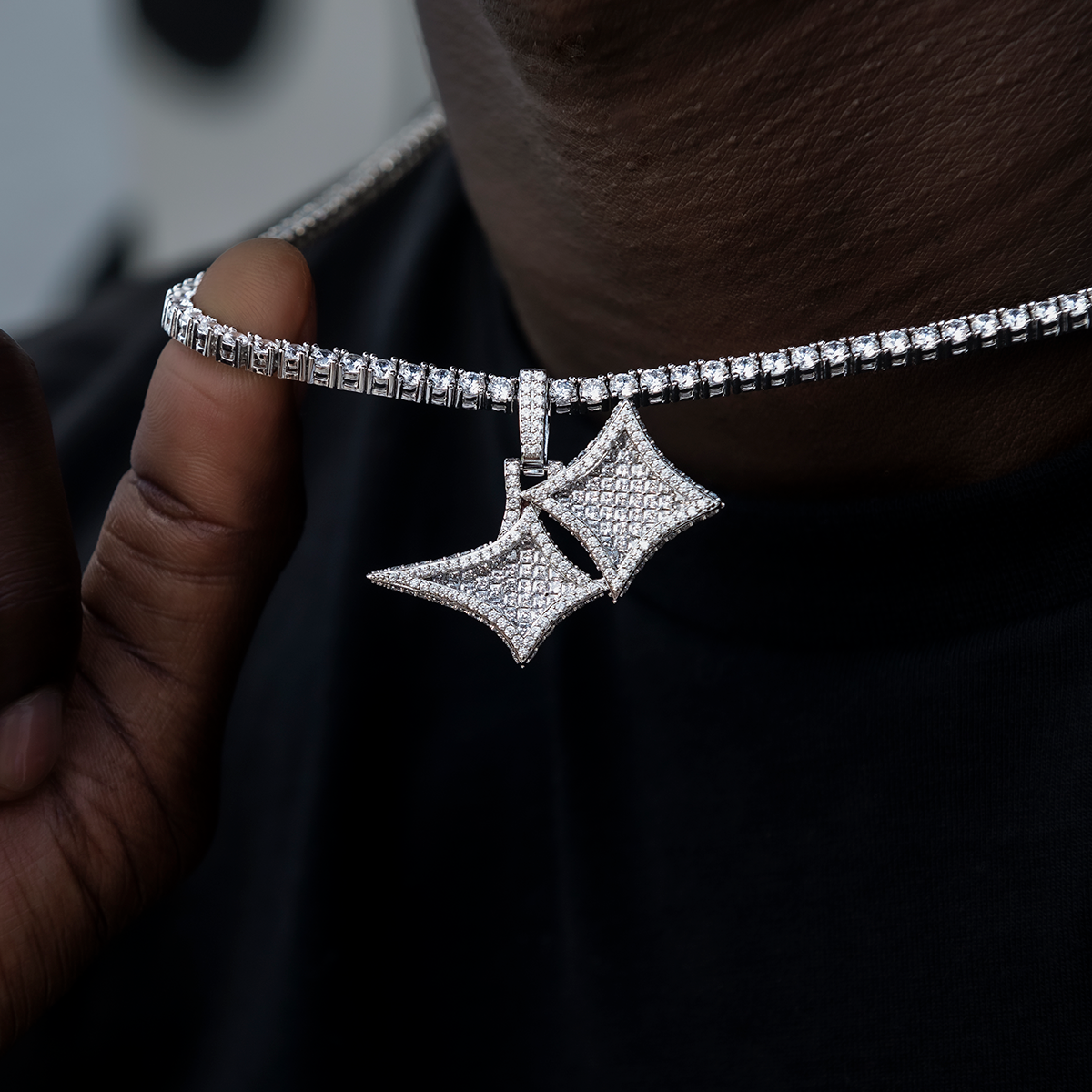 GLD Star Pendant in White Gold