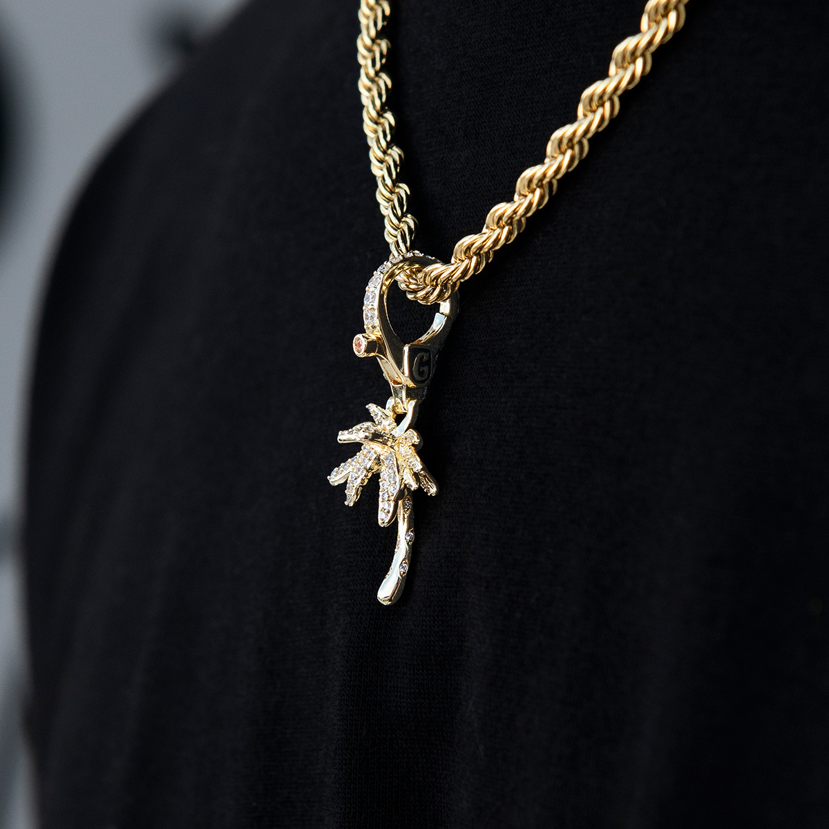 Palm Tree Clip On Pendant in Yellow Gold