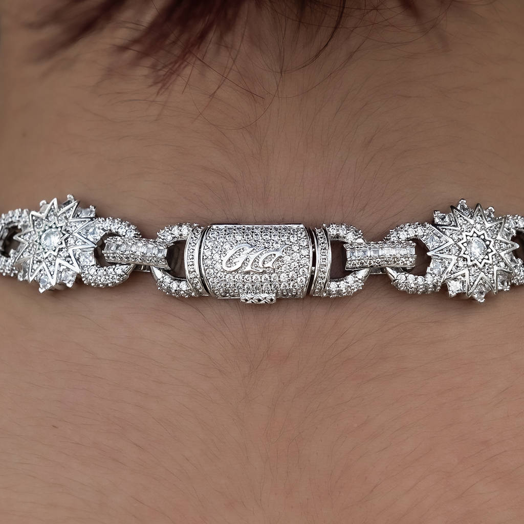 Star Mariner Necklace in White Gold- 16mm