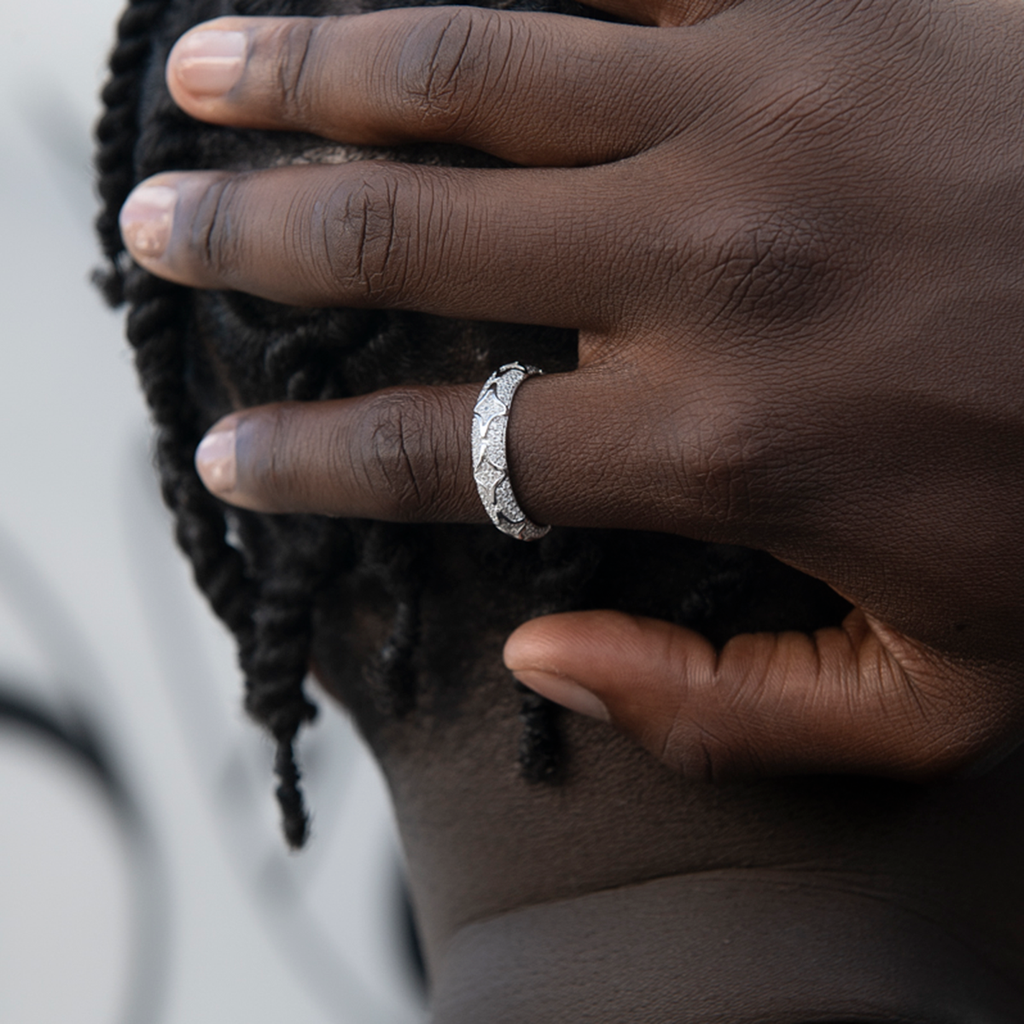 GLD Bezel Star Ring in White Gold Vermeil
