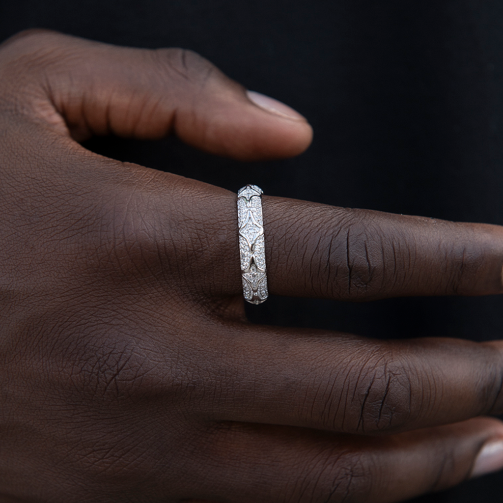 GLD Bezel Star Ring in White Gold Vermeil
