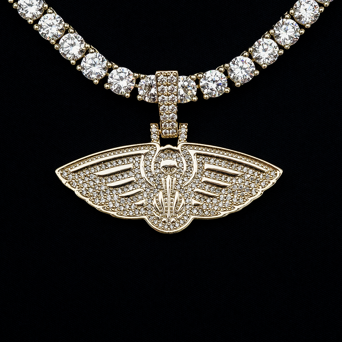 New Orleans Pelicans Official NBA Micro Logo Pendant in Yellow Gold
