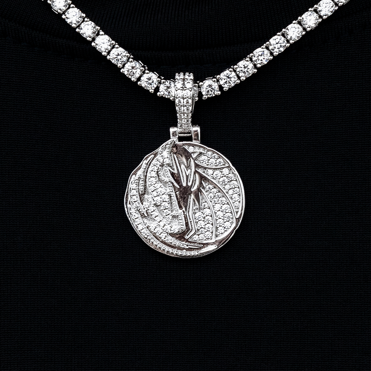 Dallas Mavericks Official NBA Micro Logo Pendant in White Gold