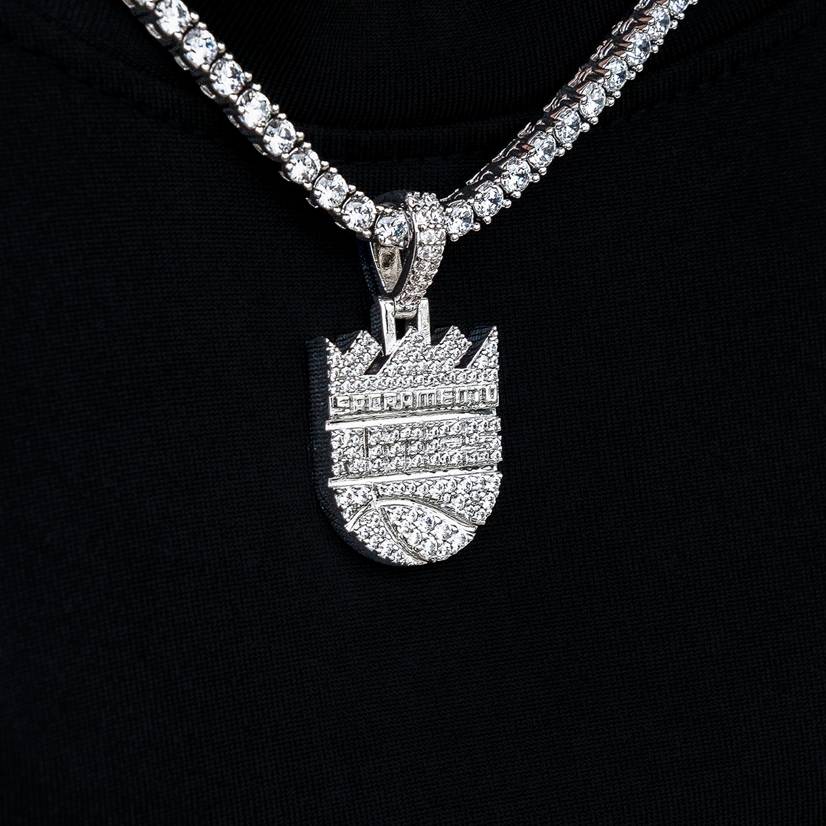 Sacramento Kings Official NBA Micro Logo Pendant in White Gold