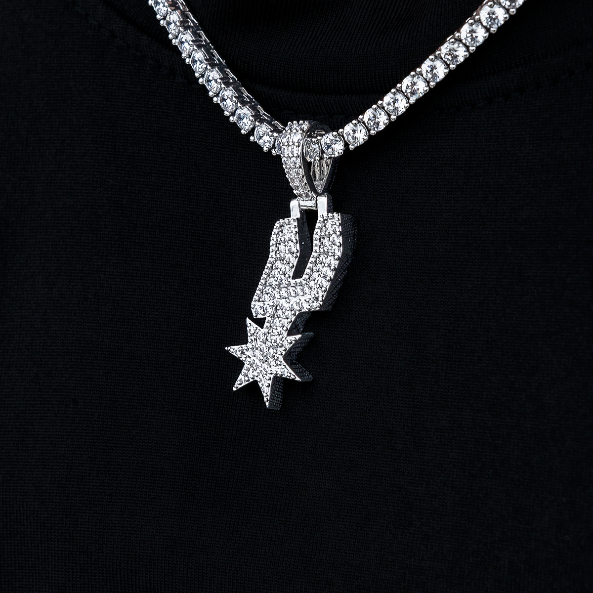 San Antonio Spurs Official NBA Micro Logo Pendant in White Gold