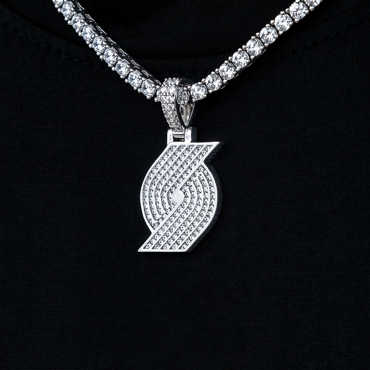 Portland Trail Blazers Official NBA Micro Logo Pendant in White Gold