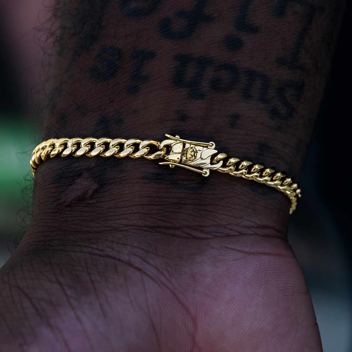 GLD Round Stone Station Cuban Bracelet in Yellow Gold