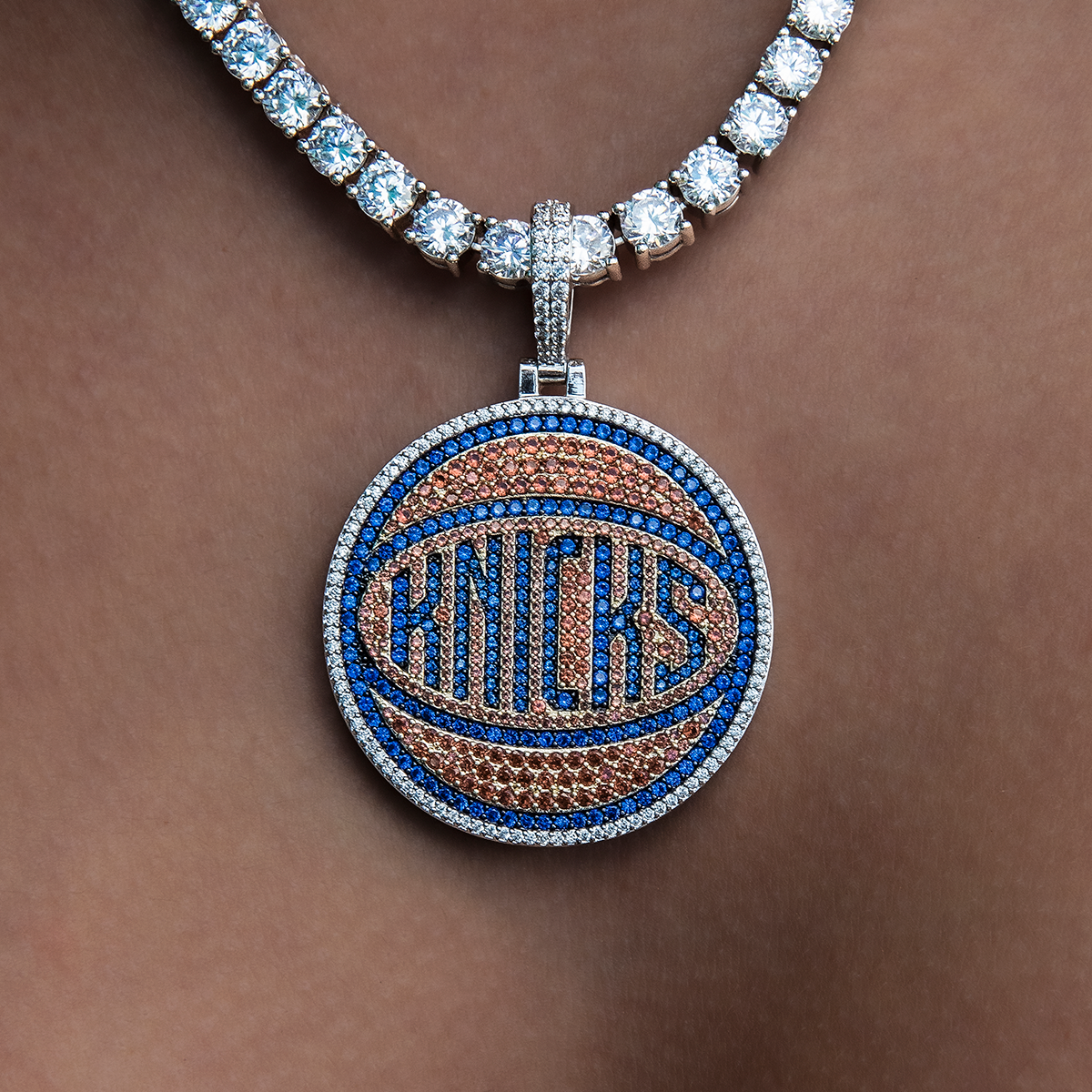 New York Knicks Official NBA Team Secondary Logo Pendant in White Gold