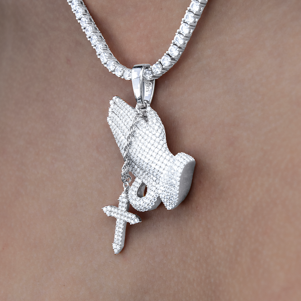 Women's Moissanite Praying Hands Pendant in White Gold Vermeil