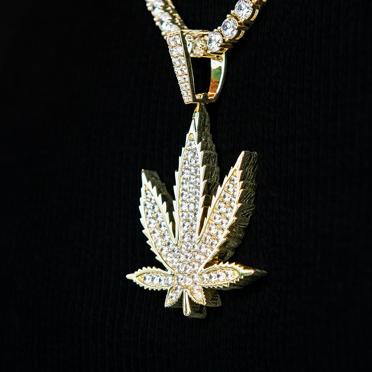 Large Diamond Weed Leaf Pendant - Yellow Gold