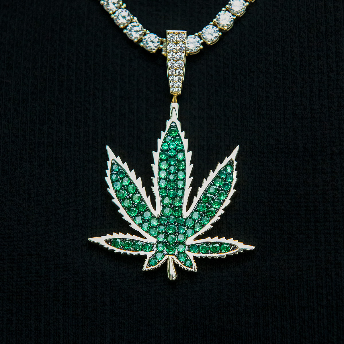 Large Emerald Weed Leaf Pendant - Yellow Gold