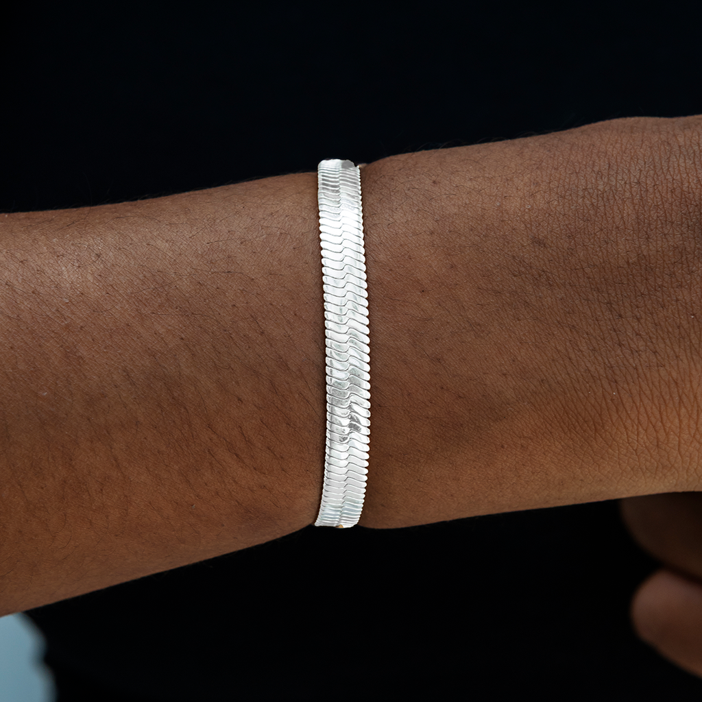 Herringbone Bracelet in White Gold - 8mm
