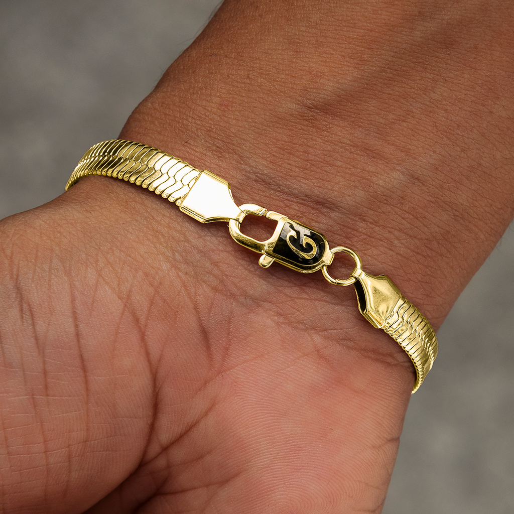Herringbone Bracelet in Yellow Gold- 8mm