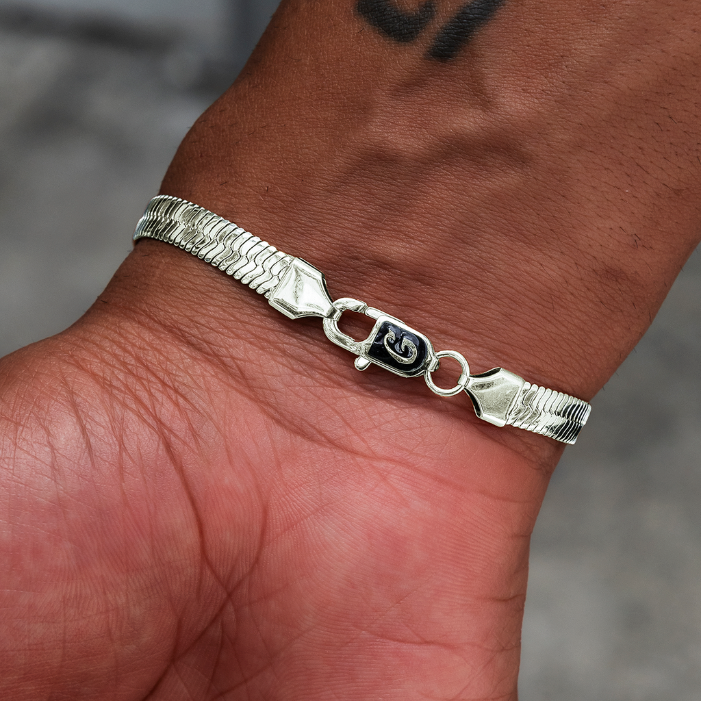 Herringbone Bracelet in White Gold - 8mm
