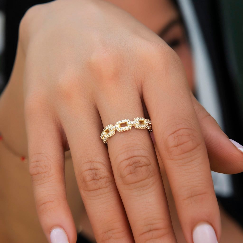 Iced Paper Clip Ring in Yellow Gold Vermeil