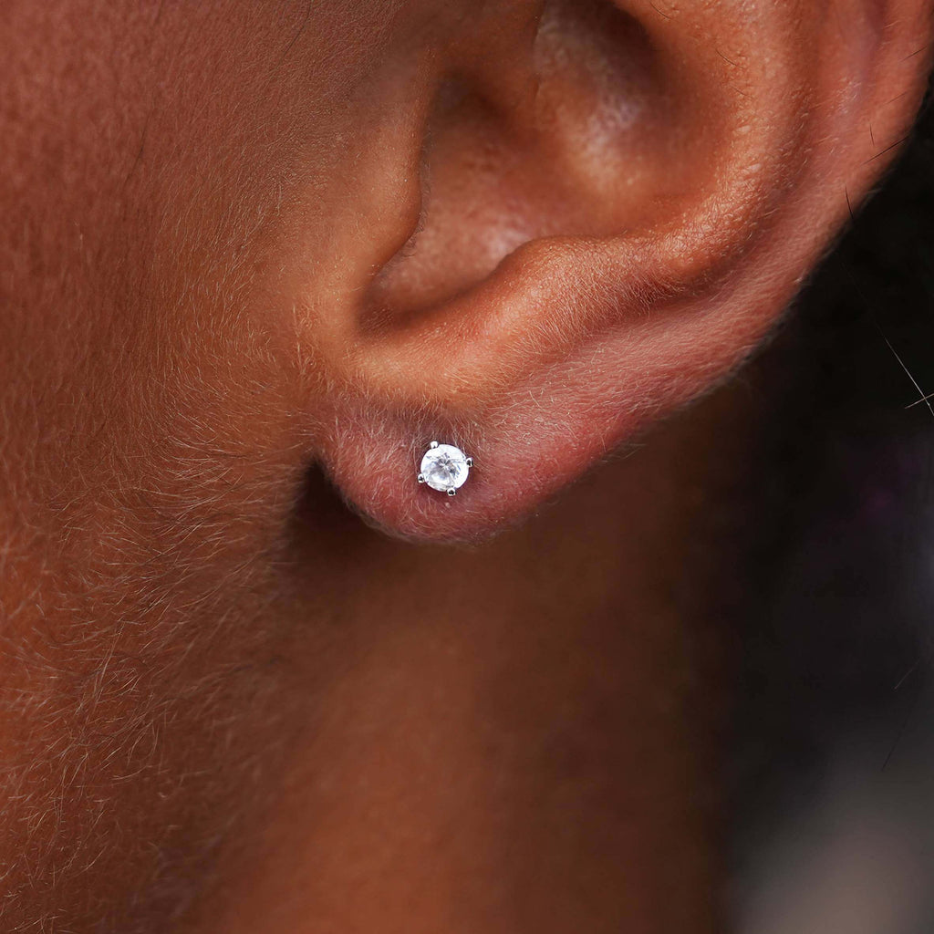 Round Cut Stud Earring in White Gold - 3MM