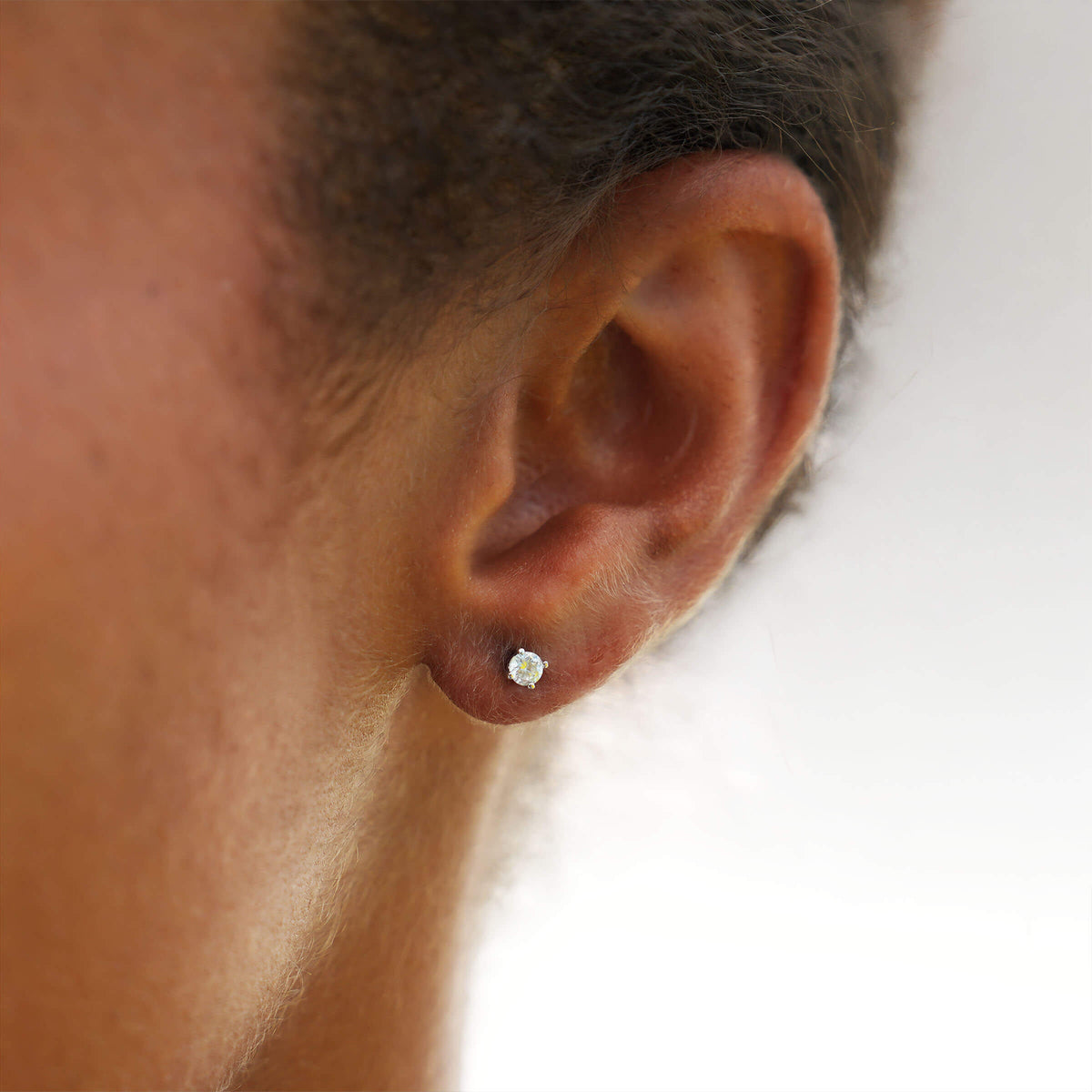 Round Cut Stud Earring in White Gold - 3MM