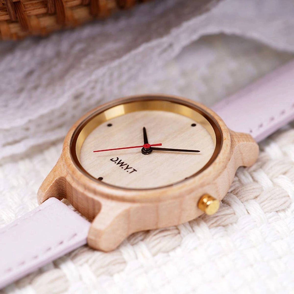 Women's Aquila Watch Apple Leather Band In White