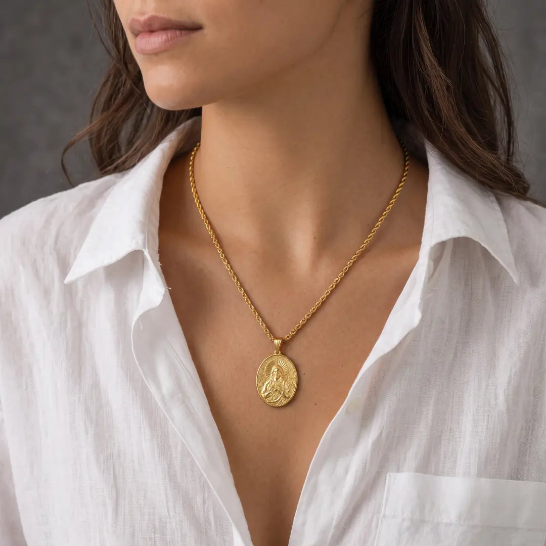 Jesus Sacred Heart Pendant (Gold)