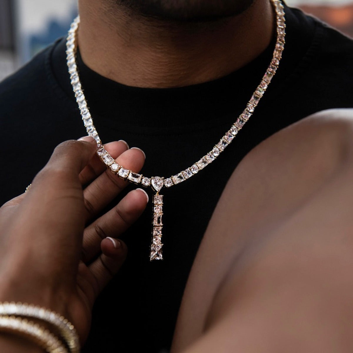 Multi Diamond Lariat Chain in Yellow Gold