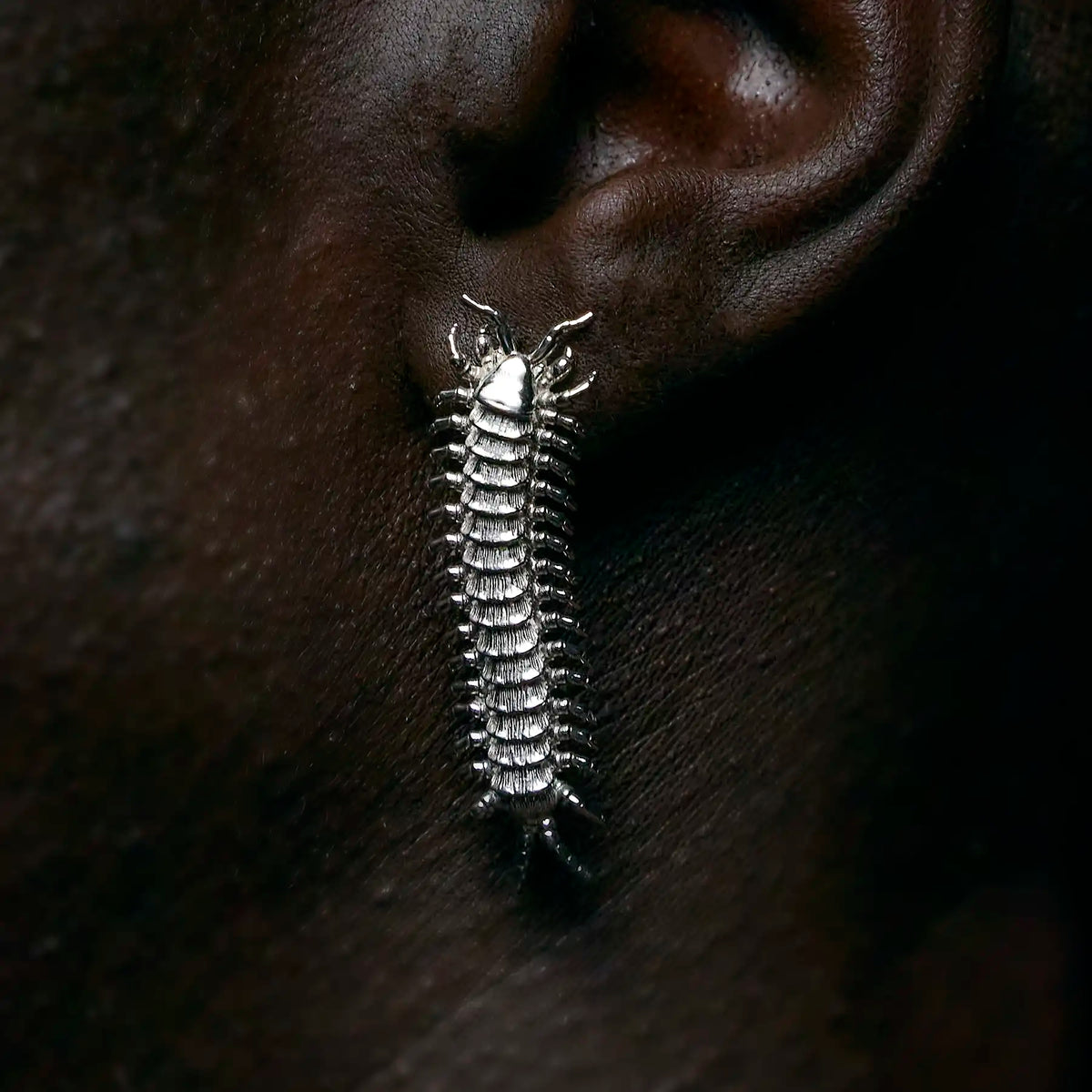CENTIPEDE STUD EARRING
