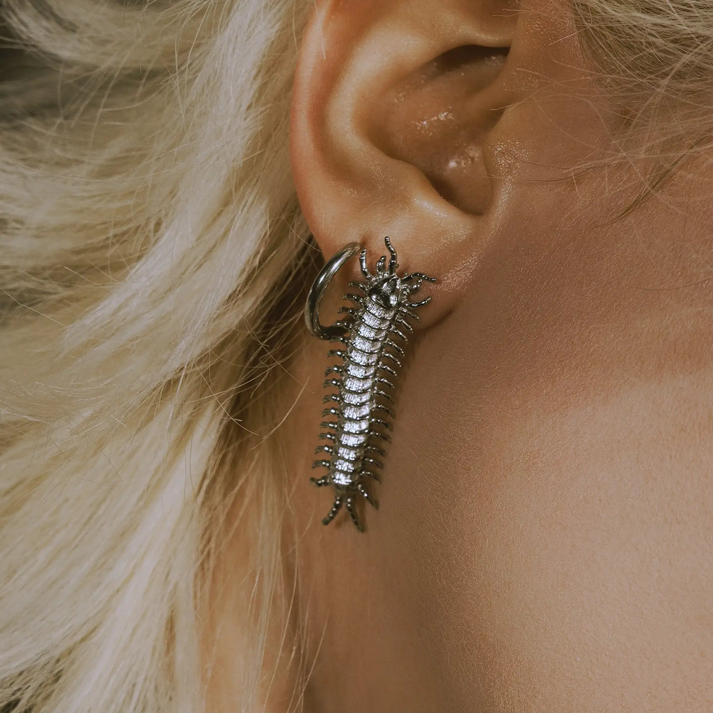 CENTIPEDE STUD EARRING