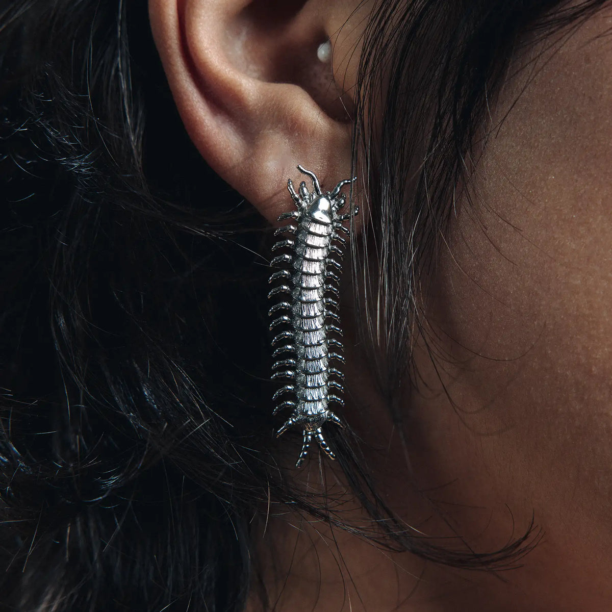 CENTIPEDE STUD EARRING