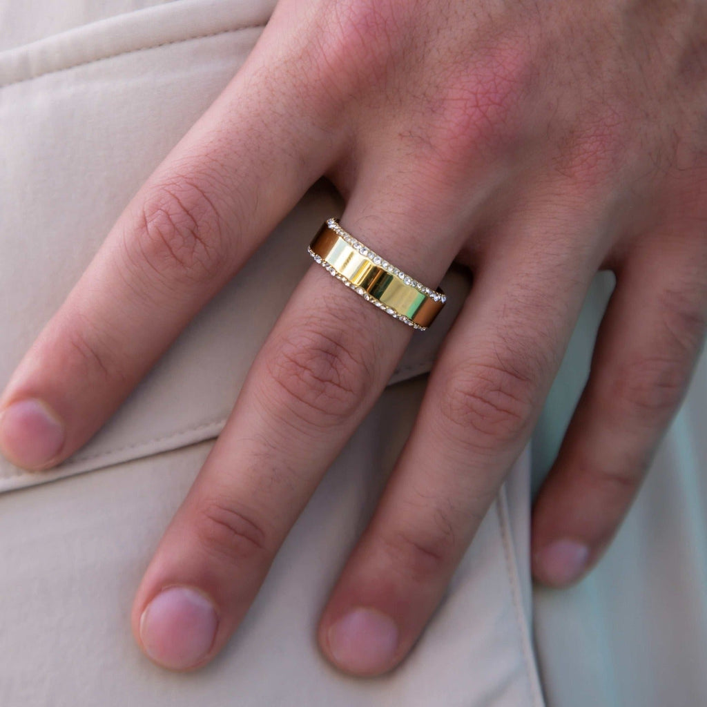 Diamond Edge Ring in Yellow Gold