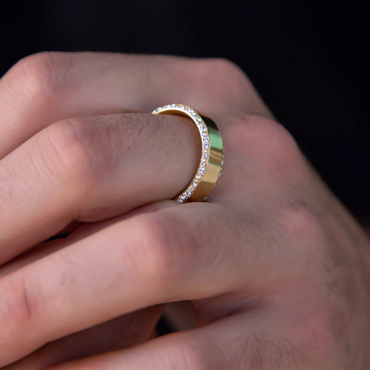 Diamond Edge Ring in Yellow Gold
