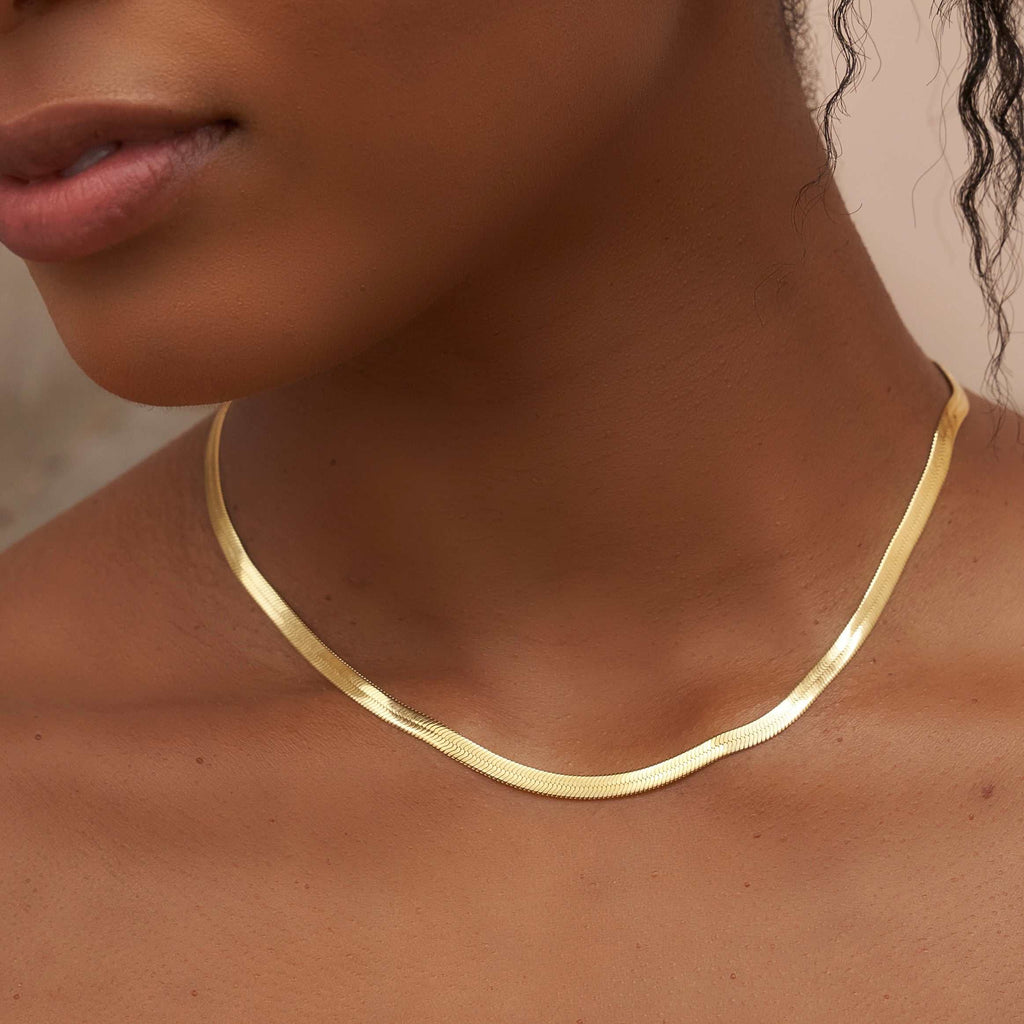Herringbone Necklace in Yellow Gold - 4mm