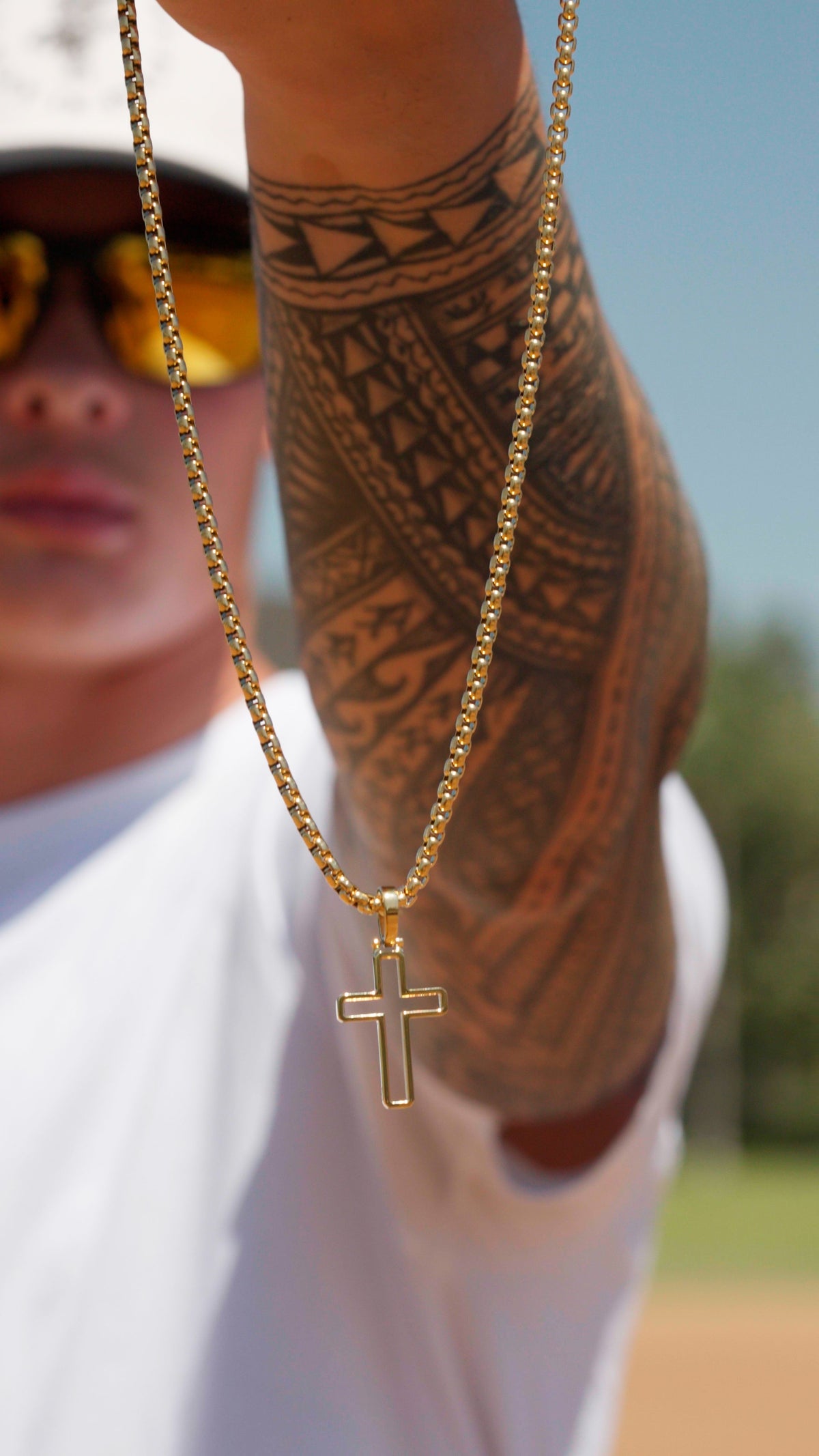 Outline Cross (Gold)