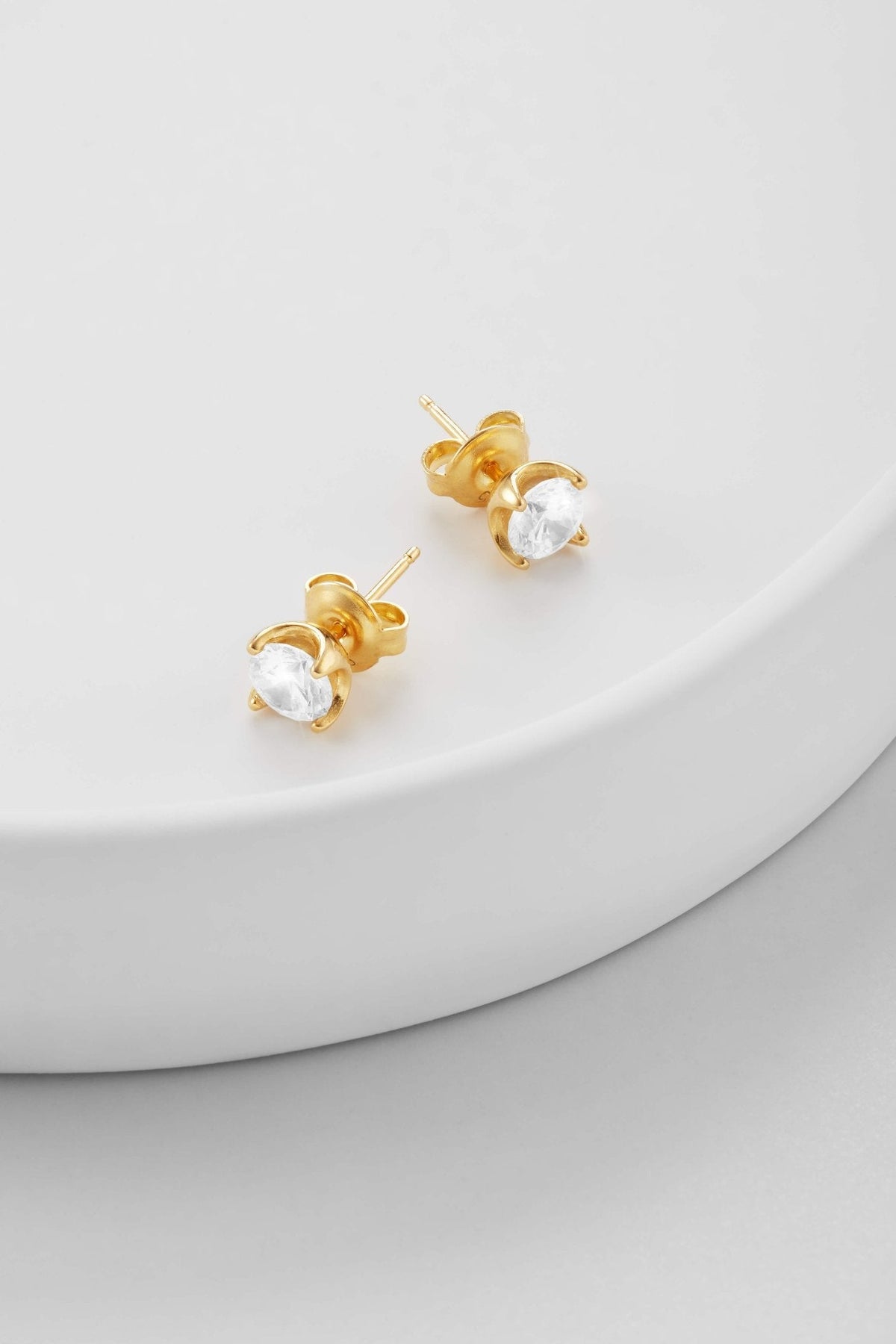 Classic Round Stud Earrings 5mm
