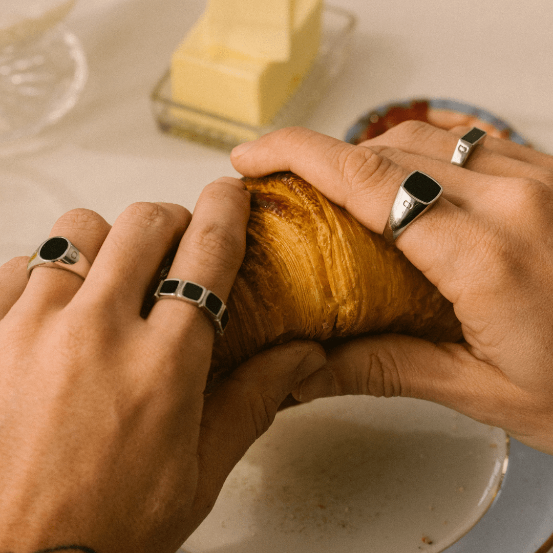 Onyx Rectangle Stone Signet Ring (Silver)