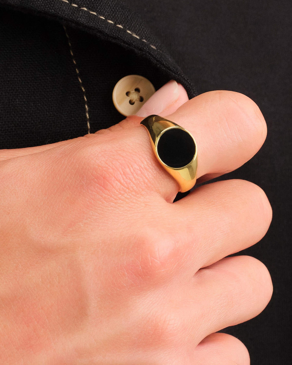 Circle Signet Ring Gold
