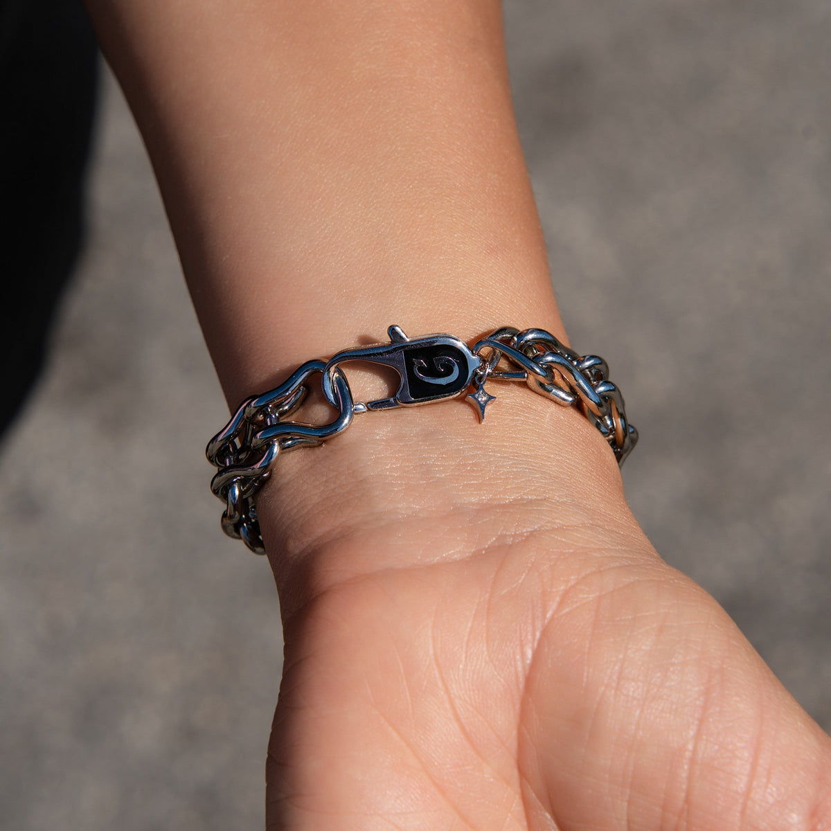 Circular Chain Bracelet in White Gold