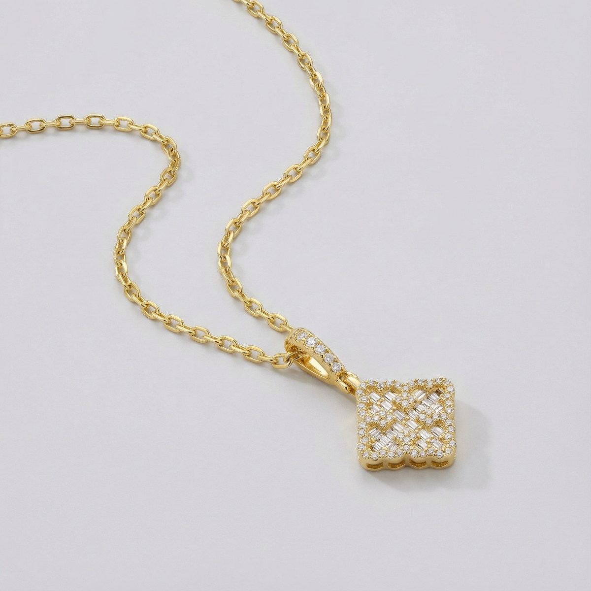 Clover Royale Pendant (Gold)