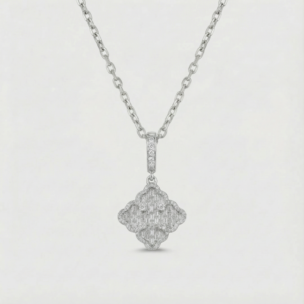 Clover Royale Pendant (Silver)