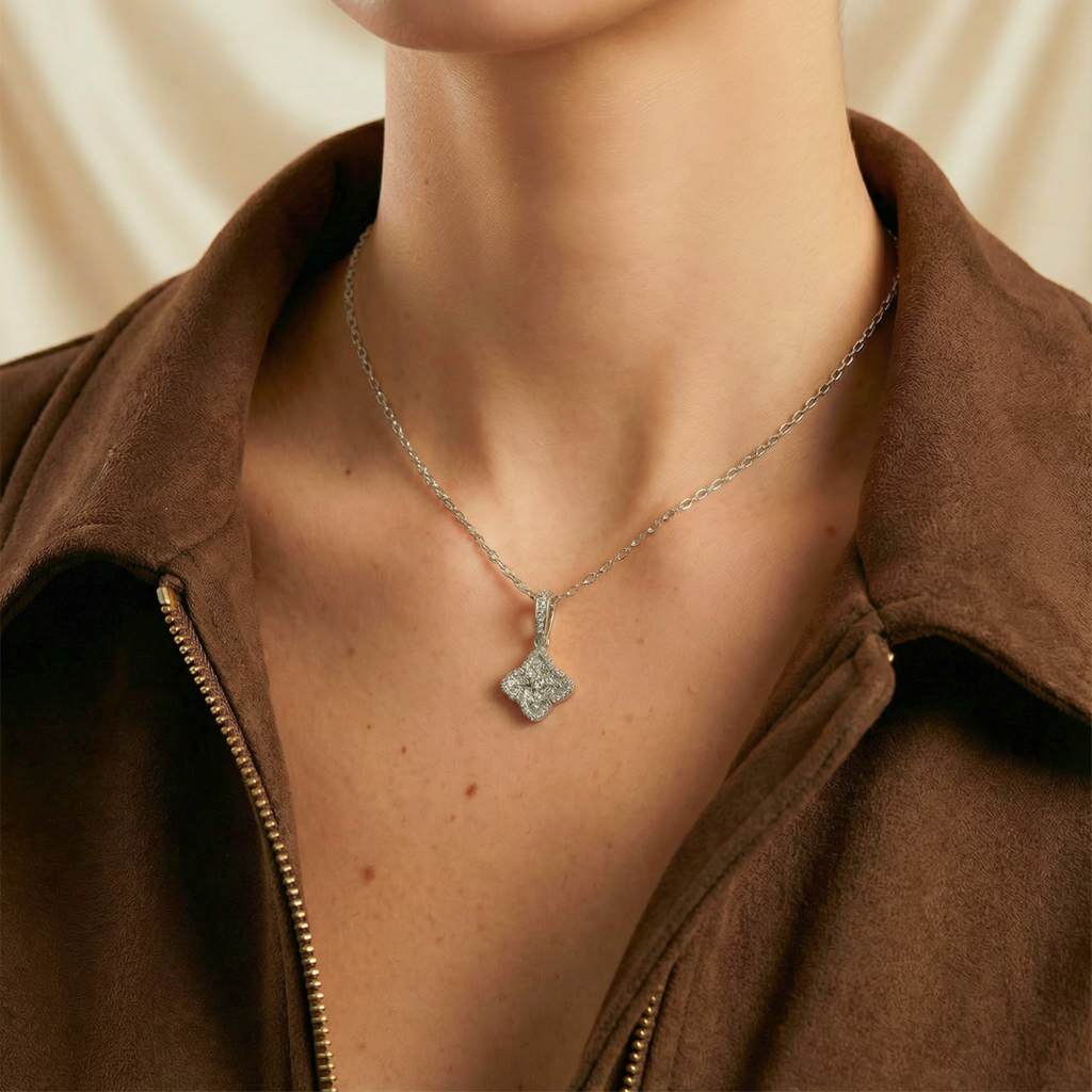 Clover Royale Pendant (Silver)
