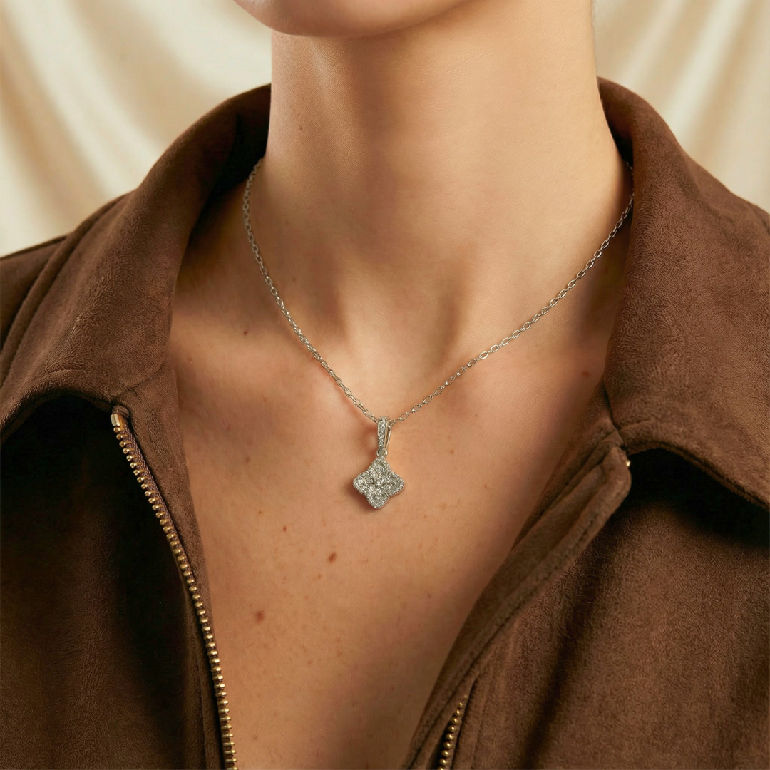 Clover Royale Pendant (Silver)