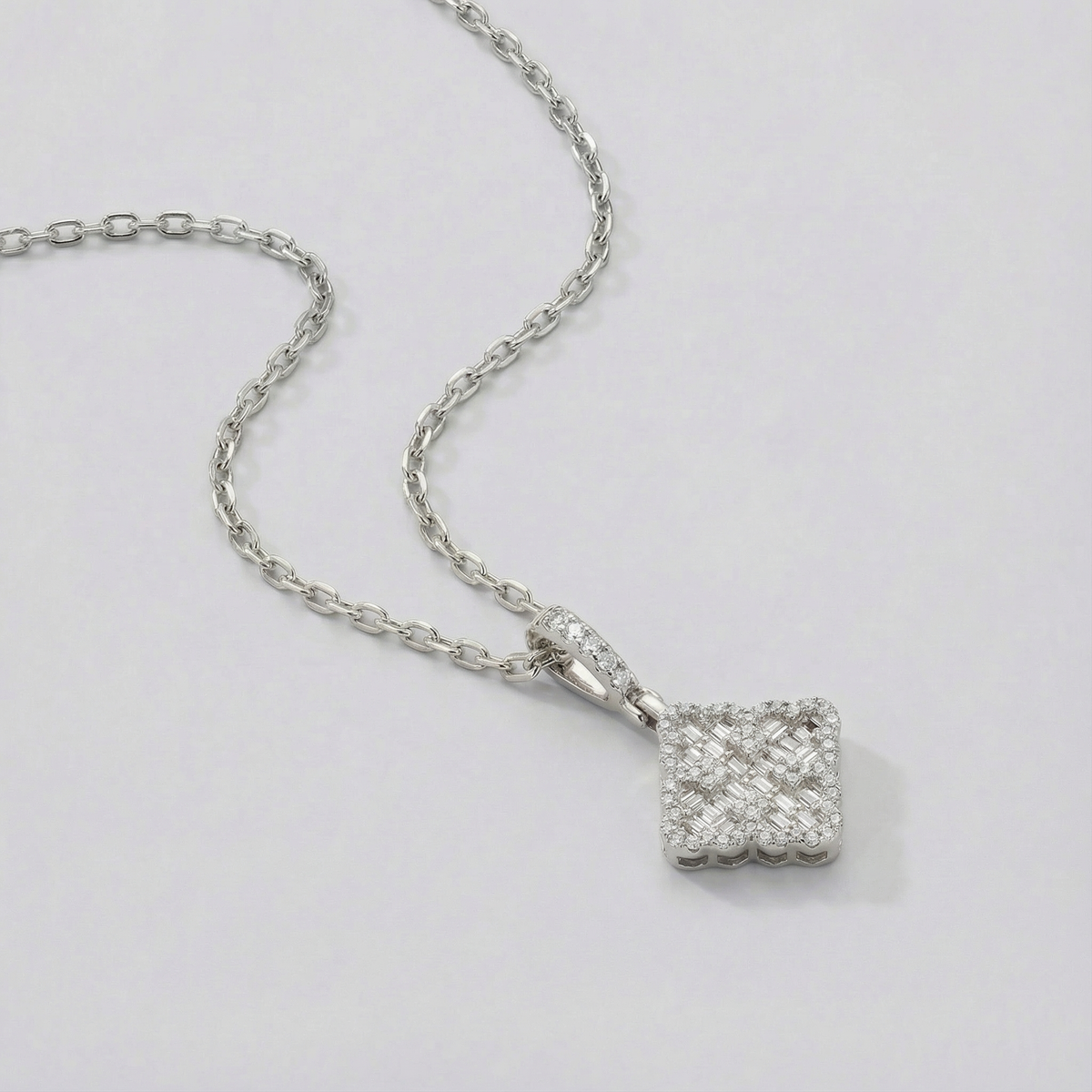 Clover Royale Pendant (Silver)