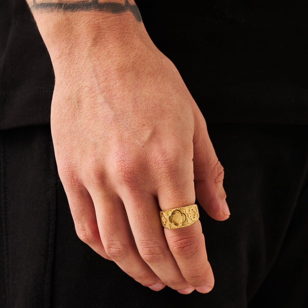 Clover Sovereign Ring (Gold)