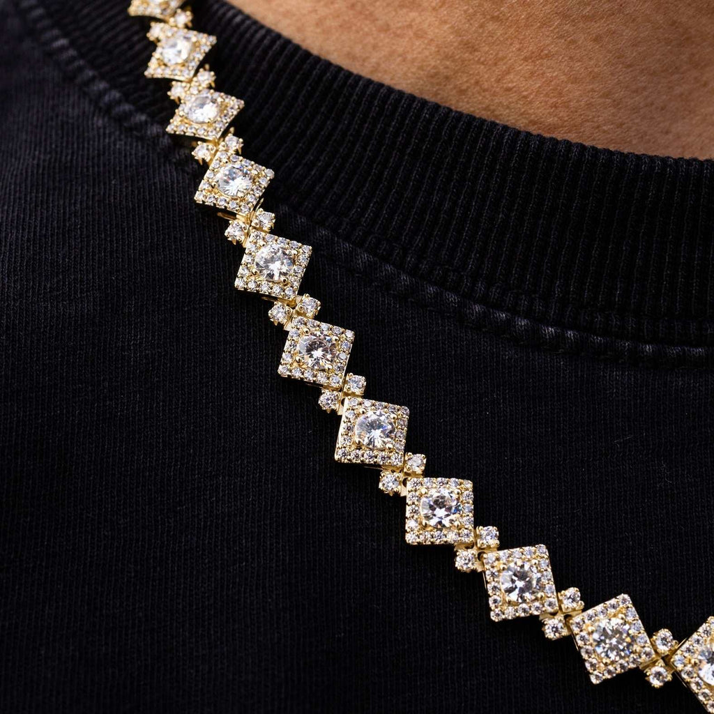 Cloister Link Chain in Yellow Gold