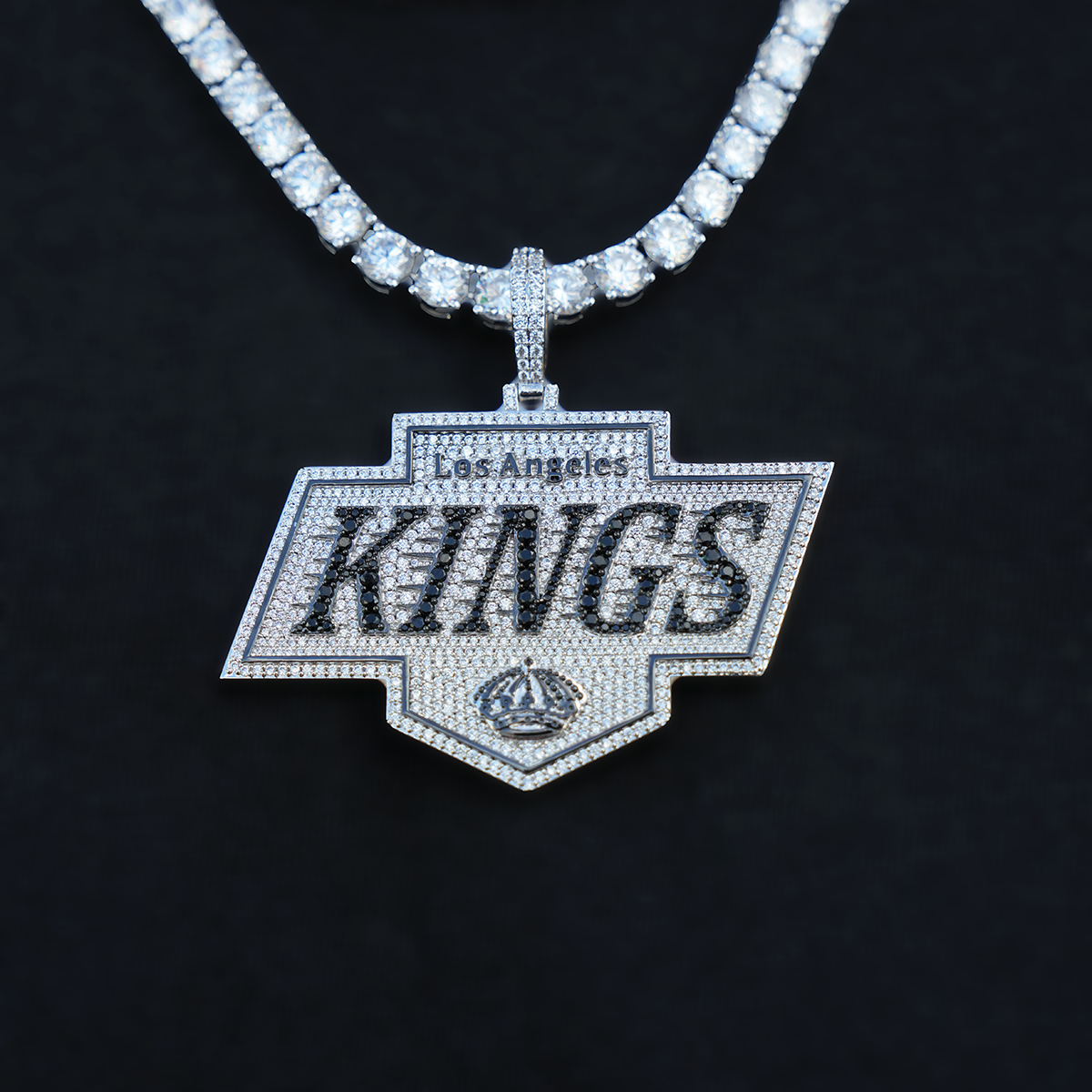 Los Angeles Kings Official NHL Logo Pendant in White Gold