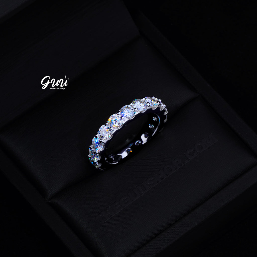 6.00 CARAT 925S & VVS Moissanite Single-Row Eternity Ring